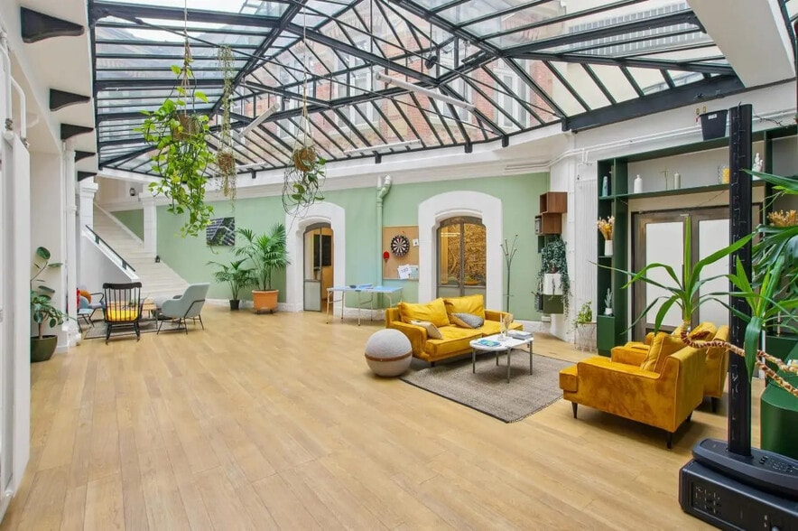 Bureau dans Paris à louer - Photo de l’immeuble – Image 1 sur 23