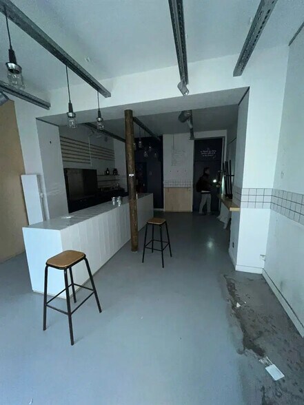 Local commercial dans Paris à louer - Photo de l’immeuble – Image 1 sur 4