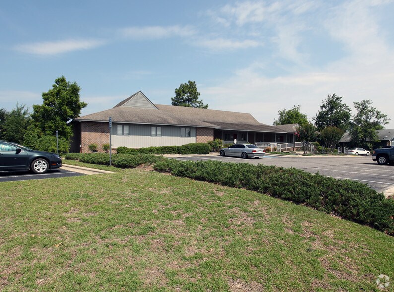1314 Medical Dr, Fayetteville, NC à louer - Photo de l’immeuble – Image 2 sur 20