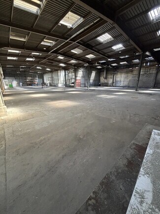 Plus de détails pour Local d'activités à louer