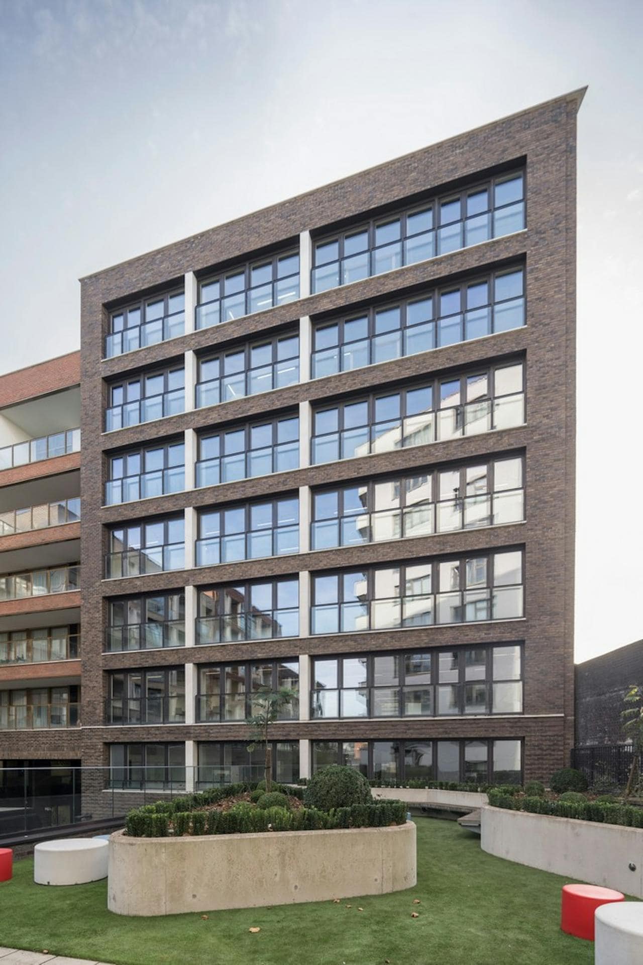 1 Sterling Way, Londres à vendre Photo de l’immeuble– Image 1 sur 23