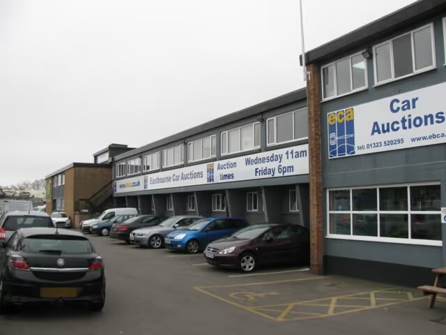 46 Brampton Rd, Eastbourne à louer - Photo de l’immeuble – Image 1 sur 3
