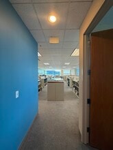 20750 Civic Center Dr, Southfield, MI à louer Photo intérieure– Image 2 sur 6