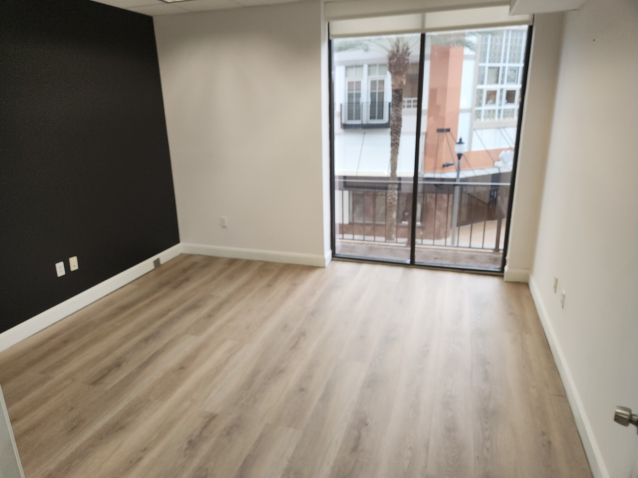 100 S Dixie Hwy, West Palm Beach, FL à louer Photo intérieure– Image 1 sur 1