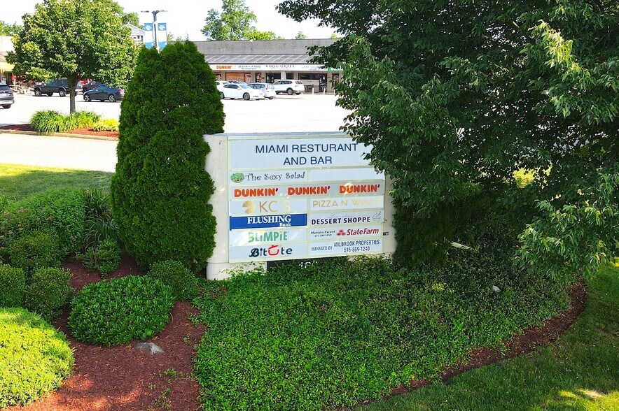 160 Adams Ave, Hauppauge, NY à louer - Photo de l’immeuble – Image 2 sur 11