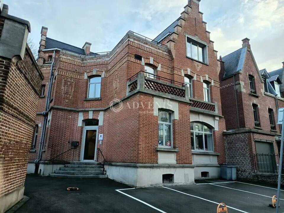 Bureau dans La Madeleine à louer Photo de l’immeuble– Image 1 sur 9