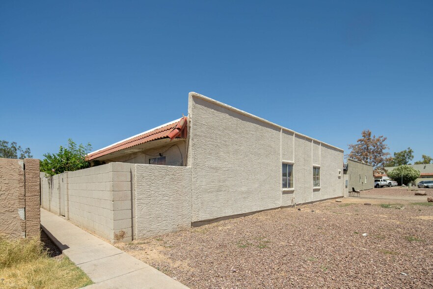 2726 E Tierra Buena Ln, Phoenix, AZ à vendre - Photo de l’immeuble – Image 3 sur 18