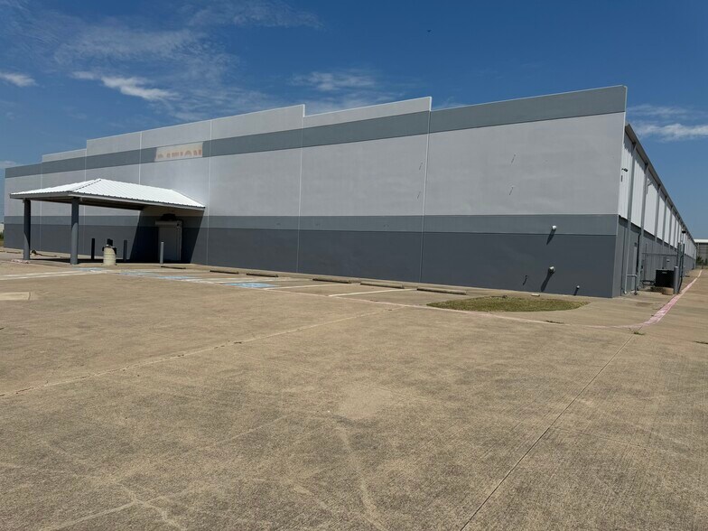 7003 S Cooper St, Arlington, TX à louer - Photo de l’immeuble – Image 1 sur 2