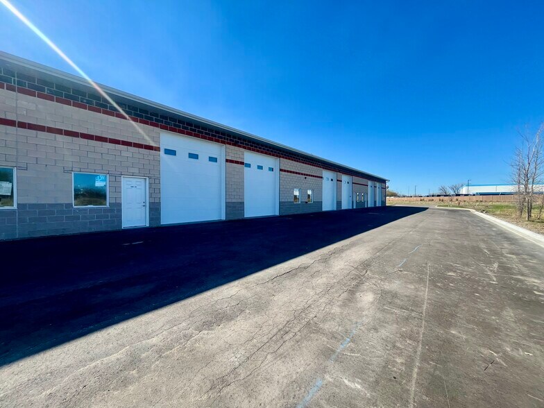 2010 Fairview st, Centerville, MN à louer - Photo de l’immeuble – Image 3 sur 15