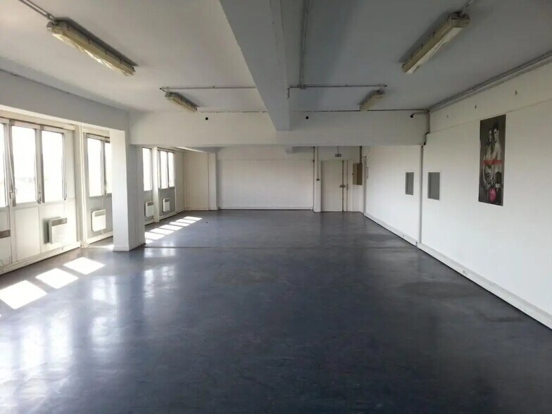 189 Rue D'Aubervilliers, Paris à louer - Photo de l’immeuble – Image 2 sur 4