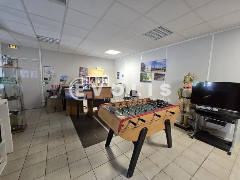 Bureau dans Saclay à louer - Photo intérieure – Image 2 sur 7