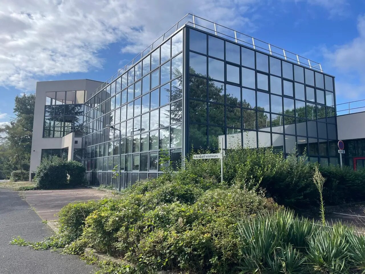 Local d’activités dans Villebon-sur-Yvette à louer Photo de l’immeuble– Image 1 sur 10