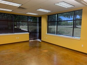 2015 Stonegate Trail, Vestavia Hills, AL à louer Photo de l’immeuble– Image 2 sur 7
