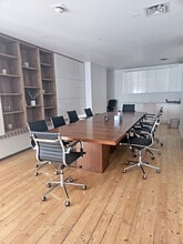 714 1st St SE, Calgary, AB à louer Photo intérieure– Image 2 sur 7