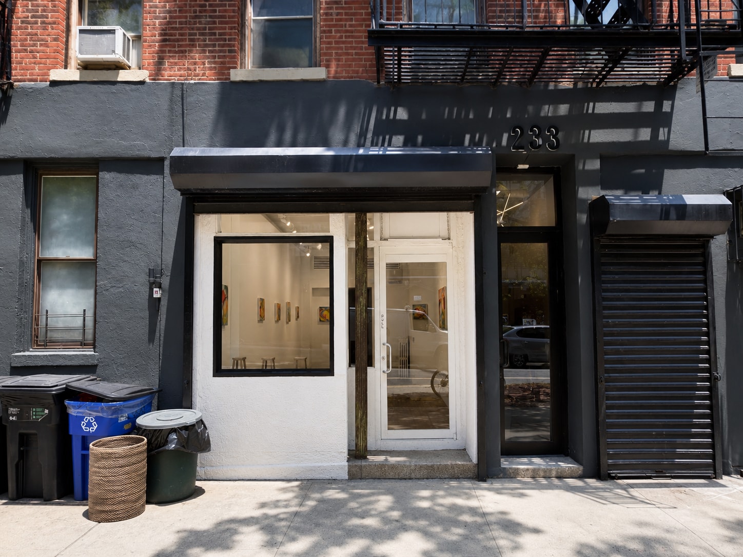 231-233 E 4th St, New York, NY à louer Photo de l’immeuble– Image 1 sur 3