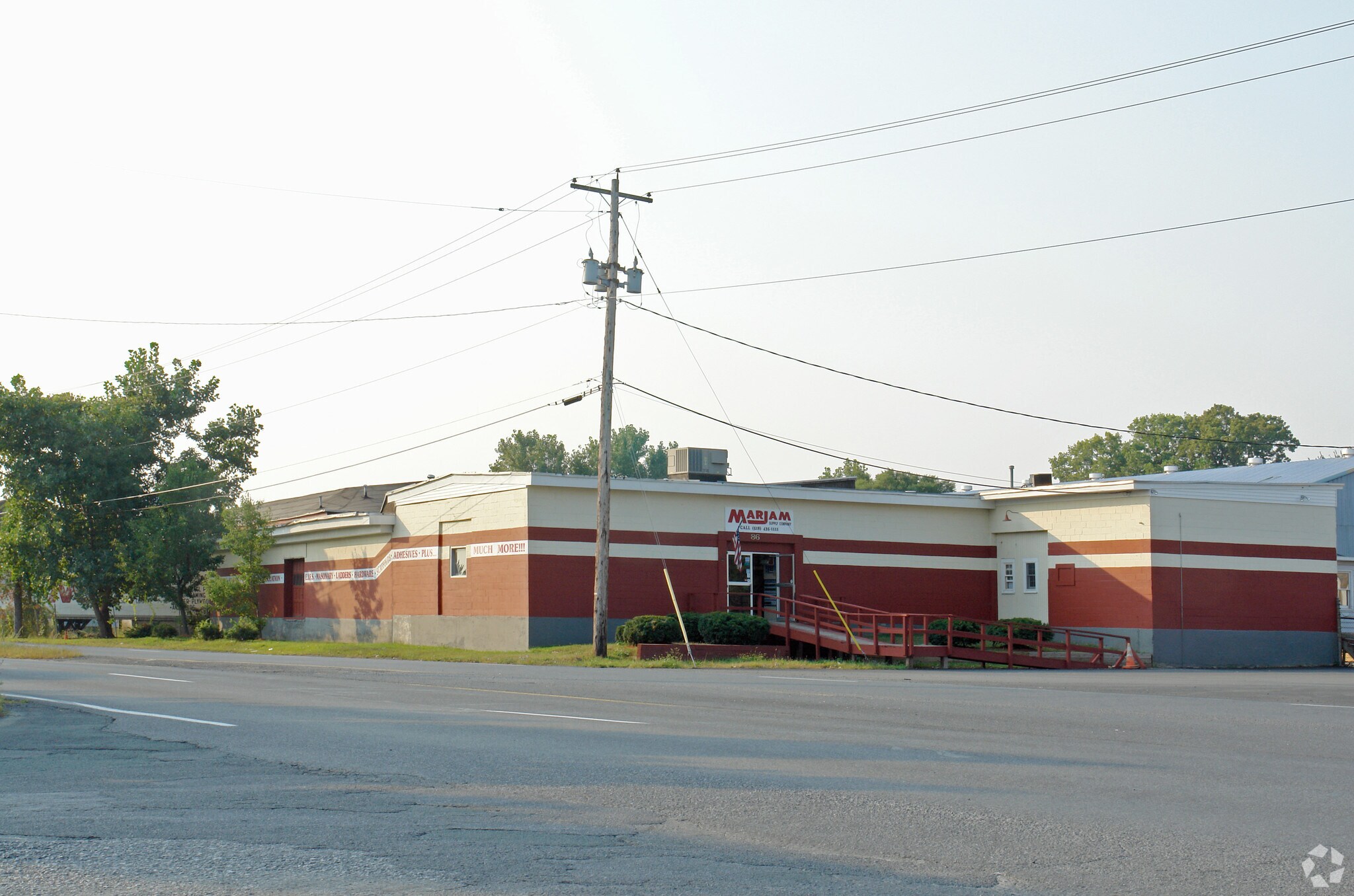 86 Railroad Ave, Albany, NY à louer Photo principale– Image 1 sur 12