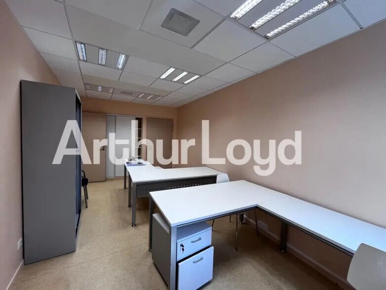 Bureau dans Caen à louer - Photo de l’immeuble – Image 2 sur 4