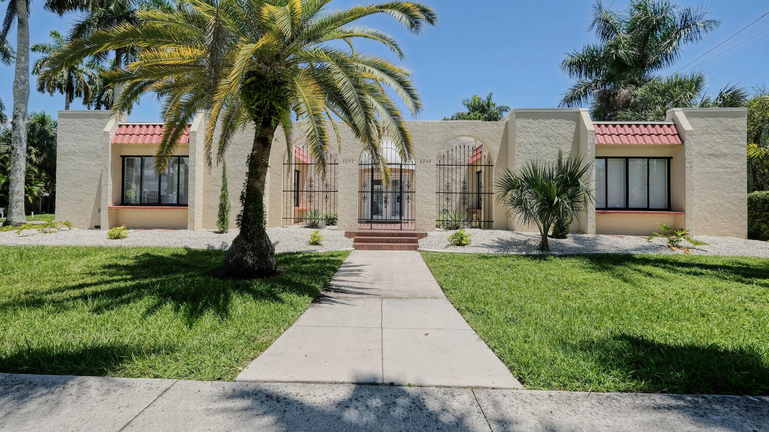 2548-2550 First St, Fort Myers, FL à louer Photo de l’immeuble– Image 1 sur 36