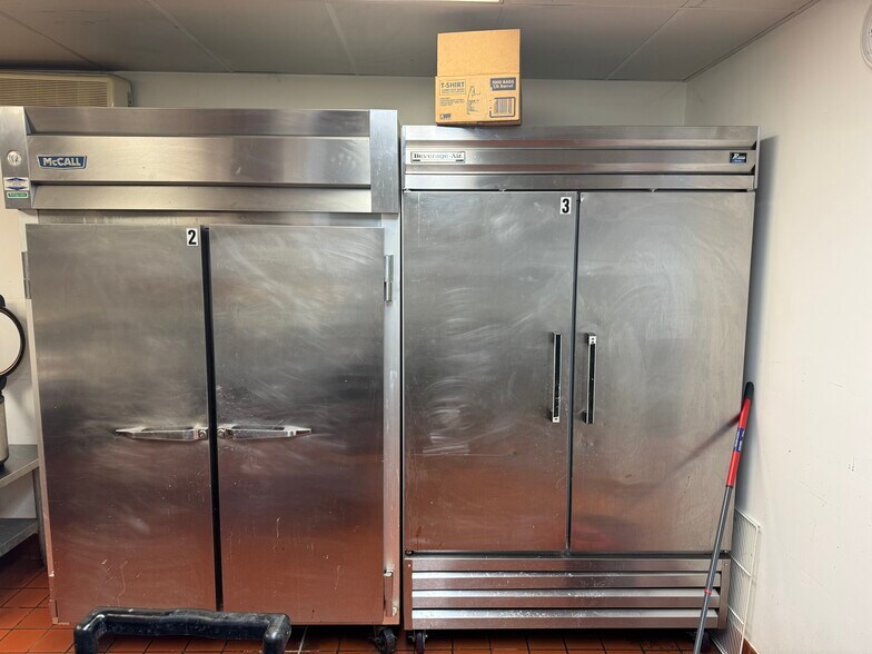 200 S Main St, Pine Island, MN à vendre - Photo de l’immeuble – Image 3 sur 9