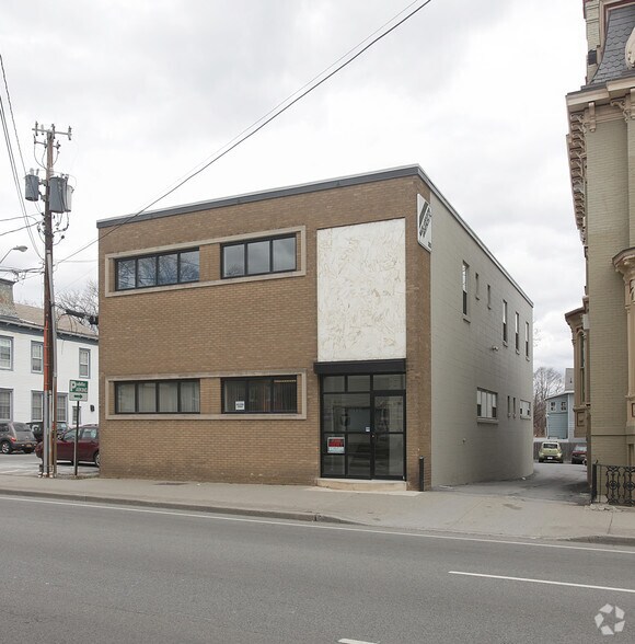 303 Mill St, Poughkeepsie, NY à louer - Photo principale – Image 1 sur 34