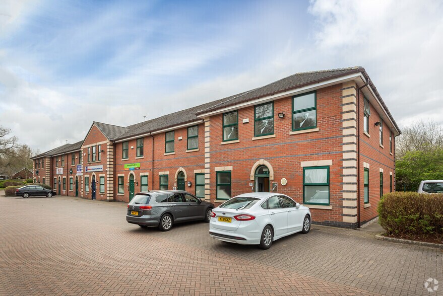 Whitworth Ct, Runcorn à louer - Photo principale – Image 1 sur 2