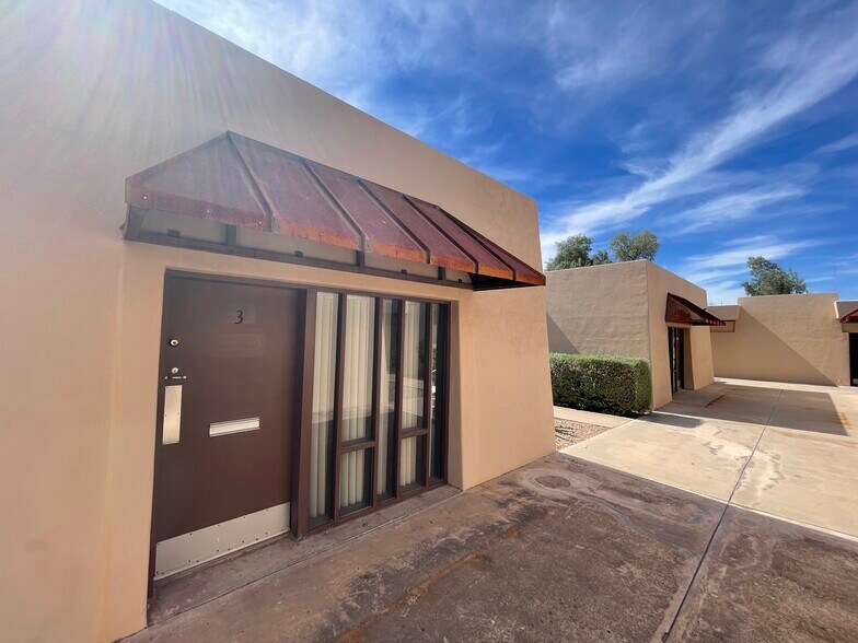 540 W Prince Rd, Tucson, AZ à louer - Photo de l’immeuble – Image 3 sur 4