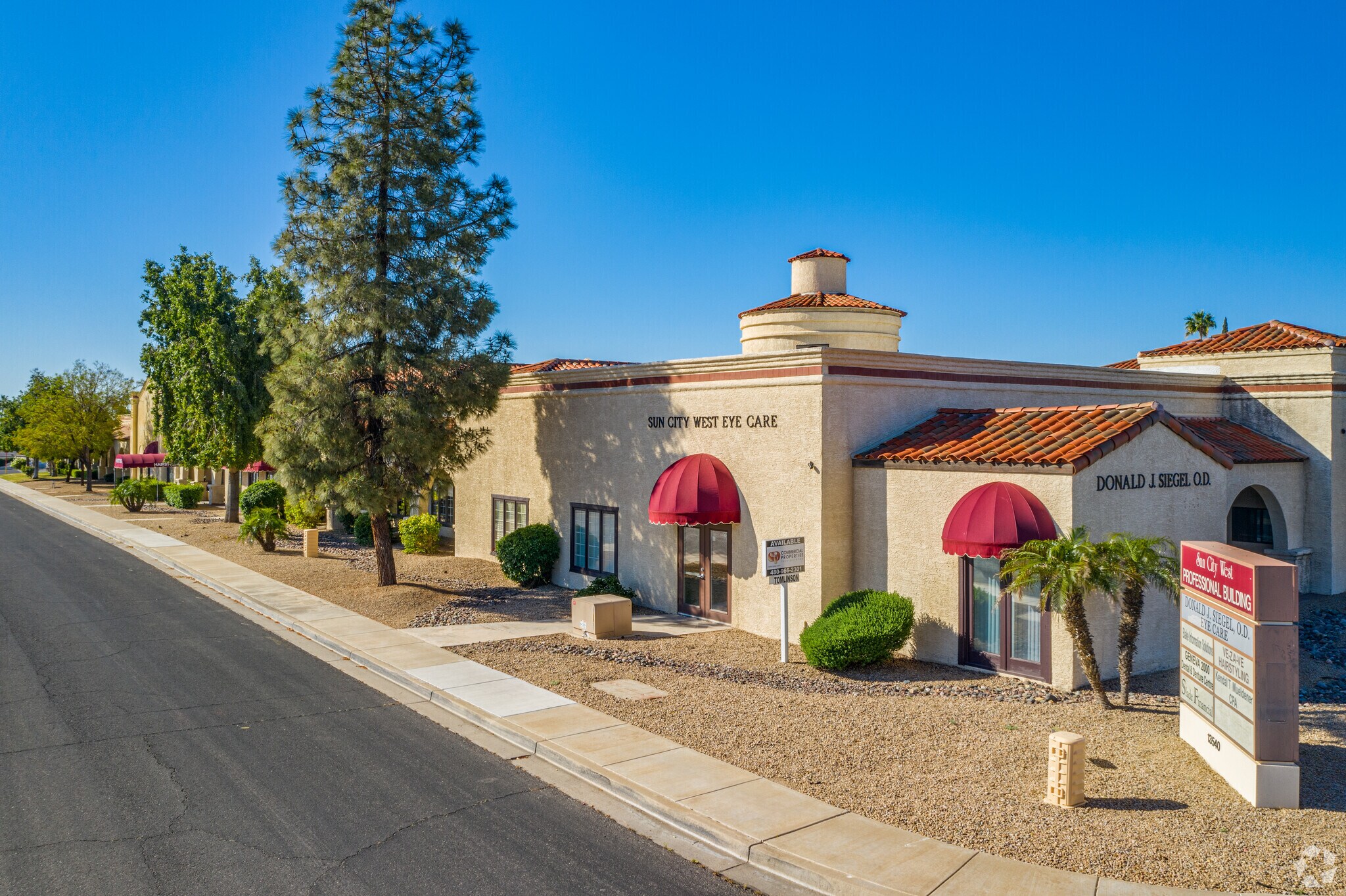 13540 W Camino del Sol, Sun City West, AZ à louer Photo de l’immeuble– Image 1 sur 8