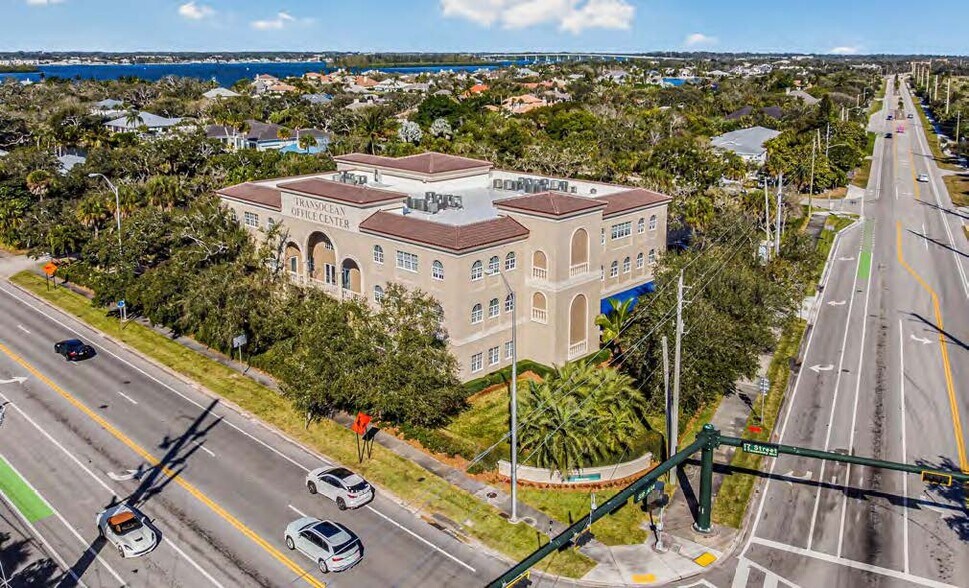 1701 Highway A1A, Vero Beach, FL à louer - Photo principale – Image 1 sur 18