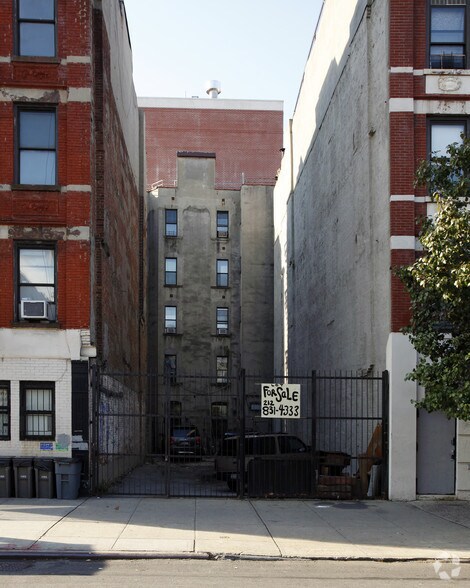 152 E 106th St, New York, NY à vendre - Photo de l’immeuble – Image 2 sur 2