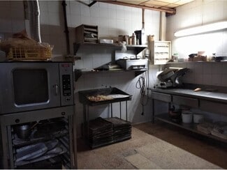 Plus de détails pour Local commercial à louer
