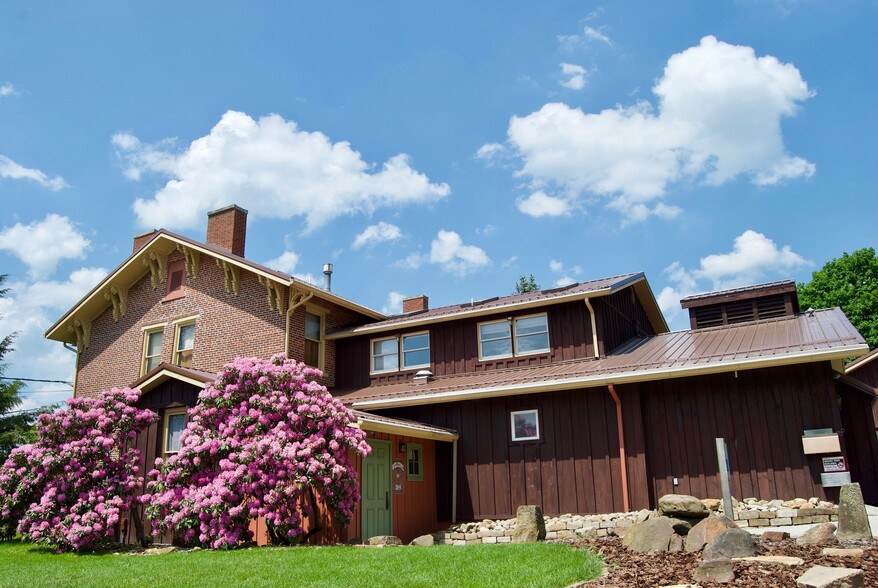 690-692 State Route 66, Leechburg, PA à vendre - Photo principale – Image 1 sur 76