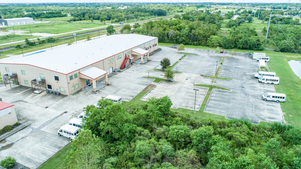 2705 Dickinson Ave, League City, TX à louer - Photo de l’immeuble – Image 2 sur 11