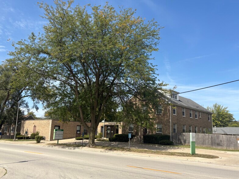 411 W Division St, Manteno, IL à vendre - Photo de l’immeuble – Image 1 sur 22