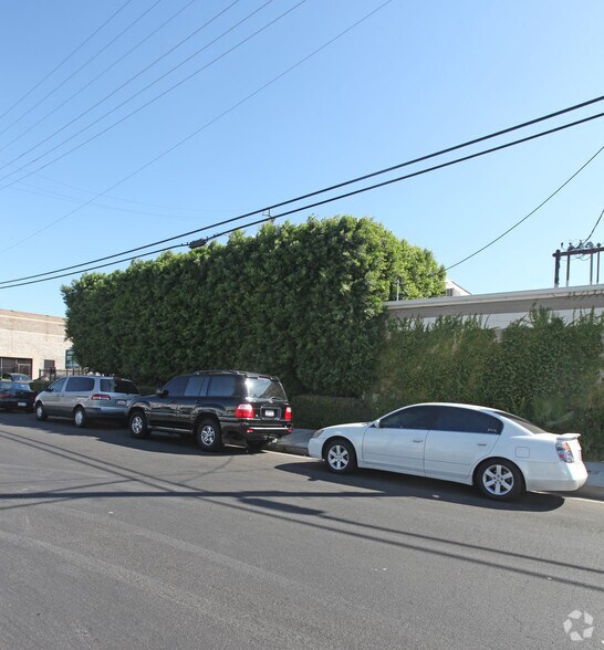7404 Fulton Ave, North Hollywood, CA à louer - Photo de l’immeuble – Image 2 sur 2