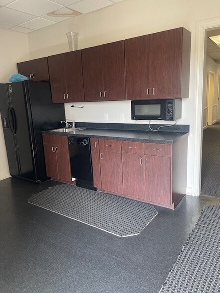 1710 E Arlington Blvd, Greenville, NC à louer - Photo intérieure – Image 3 sur 28