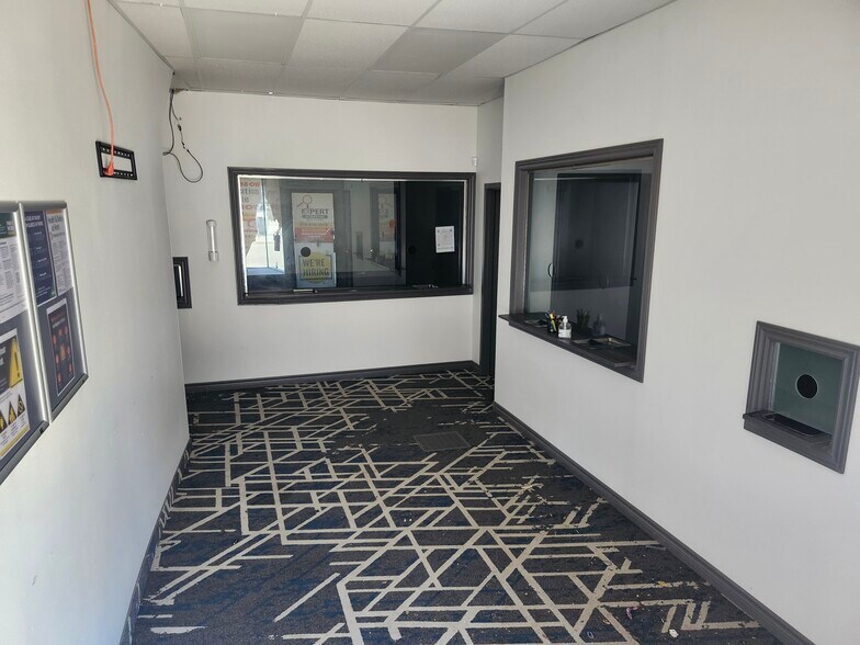 18 Ainslie St S, Cambridge, ON à louer - Photo de l’immeuble – Image 3 sur 11
