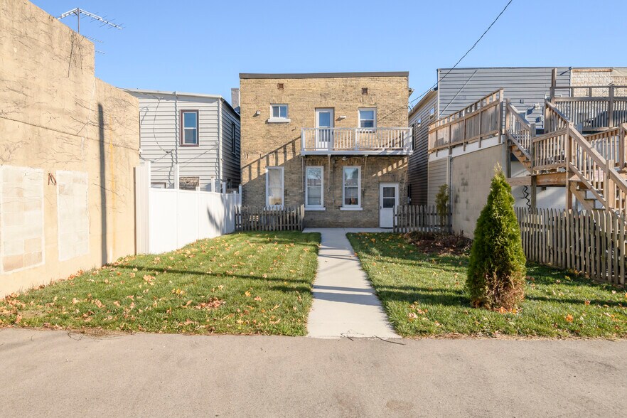 109 S Lake St, Hustisford, WI à vendre - Photo de l’immeuble – Image 3 sur 43