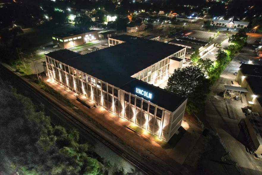 1300 Meridian St N, Huntsville, AL à louer - Photo de l’immeuble – Image 2 sur 12