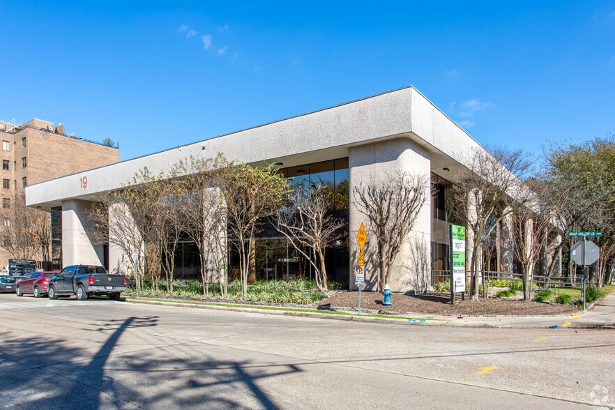 Houston Office Portfolio portefeuille de 3 biens à vendre sur LoopNet.fr - Photo principale – Image 2 sur 5