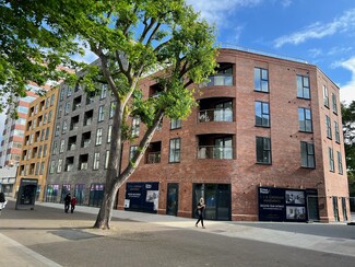 Plus de détails pour 22-44 North St, Romford - Local commercial à louer