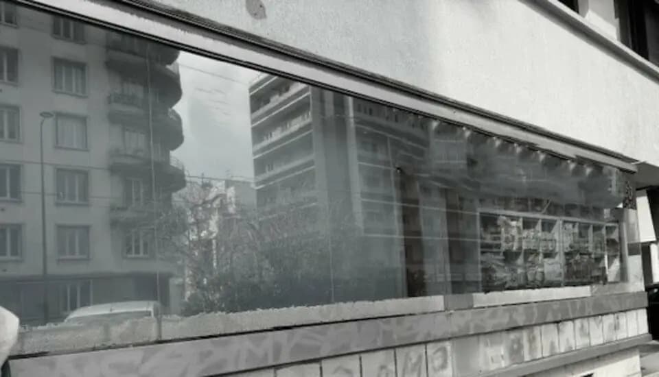 Local commercial dans Grenoble à vendre Photo de l’immeuble– Image 1 sur 2