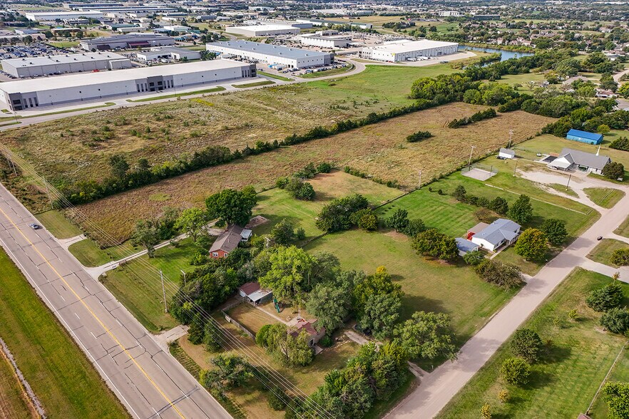 4225 N Webb Rd, Wichita, KS à vendre - Photo de l’immeuble – Image 3 sur 85
