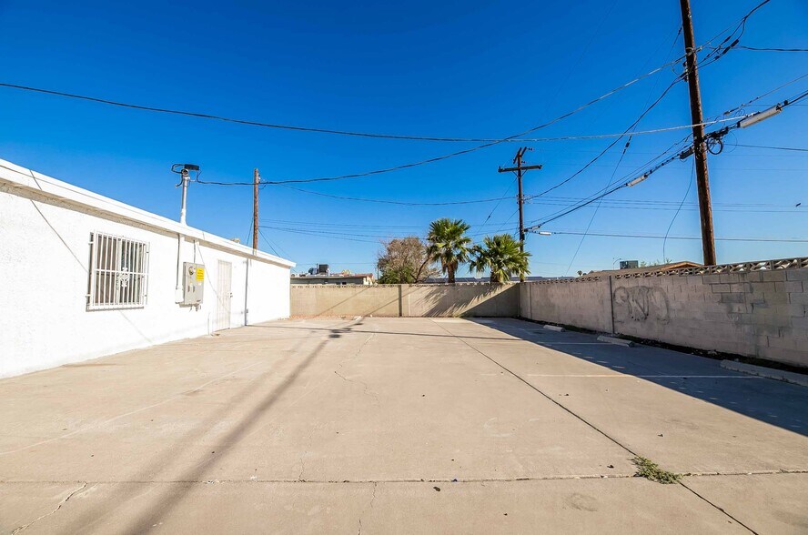 507 S Decatur Blvd, Las Vegas, NV à vendre - Photo de l’immeuble – Image 3 sur 27