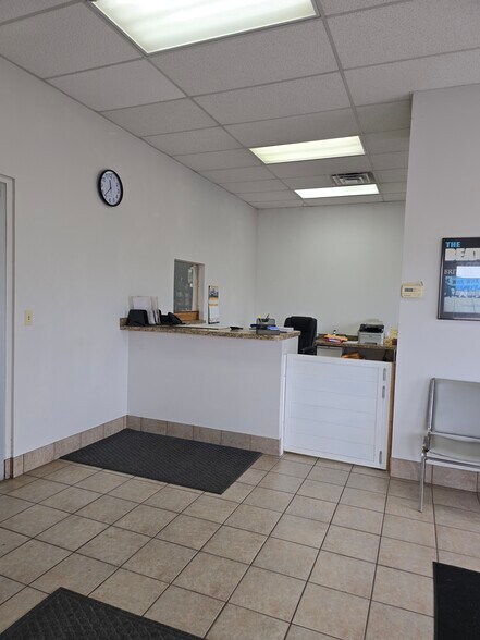 2809 Brookpark Rd, Cleveland, OH à louer - Photo intérieure – Image 3 sur 5