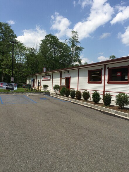 3120 Lexington Ave, Mohegan Lake, NY à vendre - Photo de l’immeuble – Image 3 sur 8