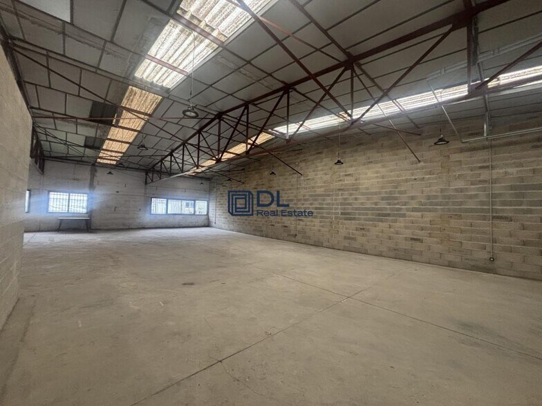 Industriel/Logistique dans Lagny-sur-Marne à louer - Photo intérieure – Image 1 sur 6