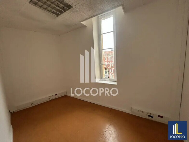 Bureau dans Nice à louer - Photo de l’immeuble – Image 3 sur 9