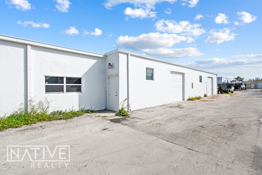 1160 NE 24th Ct, Wilton Manors, FL à louer - Photo de l’immeuble – Image 3 sur 11