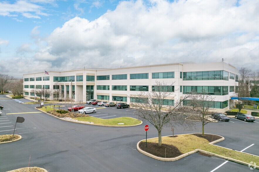 4 Walnut Grove Dr, Horsham Township, PA à louer - Photo de l’immeuble – Image 3 sur 4