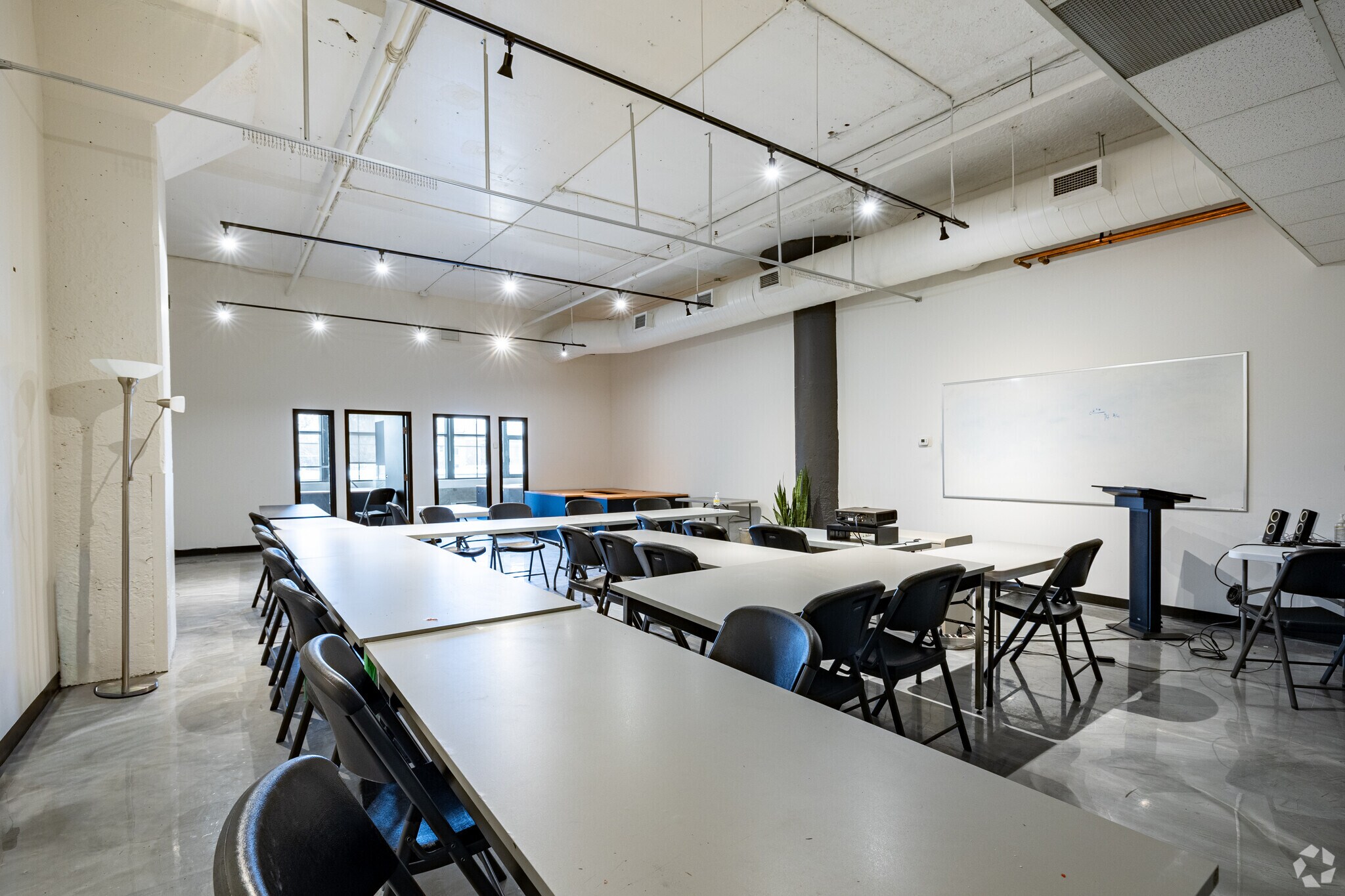 2030-2050 Boul Pie IX, Montréal, QC à louer Photo intérieure– Image 1 sur 1